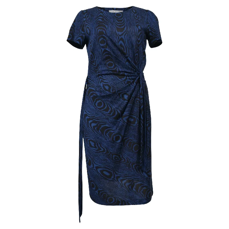 Find Your Unique Flair Diane Von Furstenberg Wood Grain Print Dress in Blue Polyester