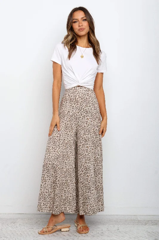 Vintage-Inspired Women's Apparel Selby Pant - Beige