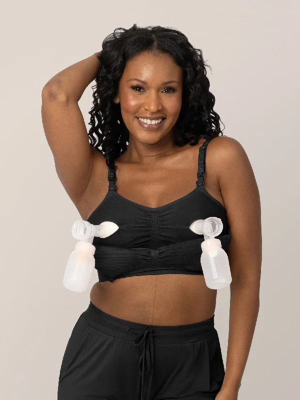 Women's Effortless Casual Outfit Sublime® Hands-Free Pumping & Nursing Bra | Black