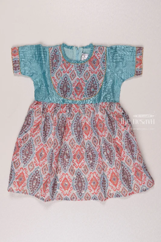 Chic And Comfortable Vintage-Inspired Blue and Coral Paisley Print Dress for Toddlers