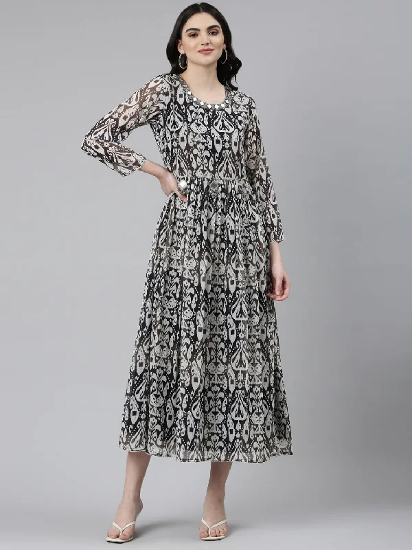 Innovate Your Wardrobe Neeru's Black Straight Casual Printed Dress